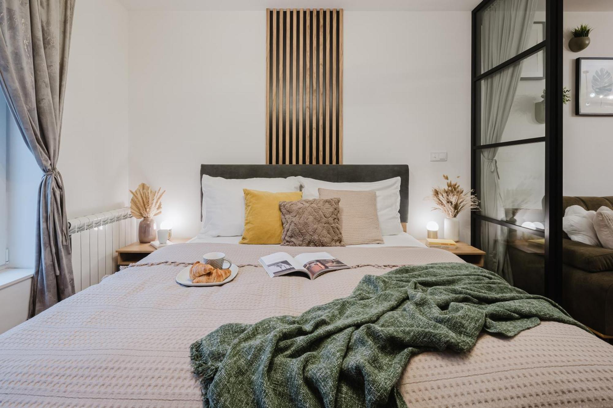 Days - 1bdr - Work Space - Easy Access * Prague